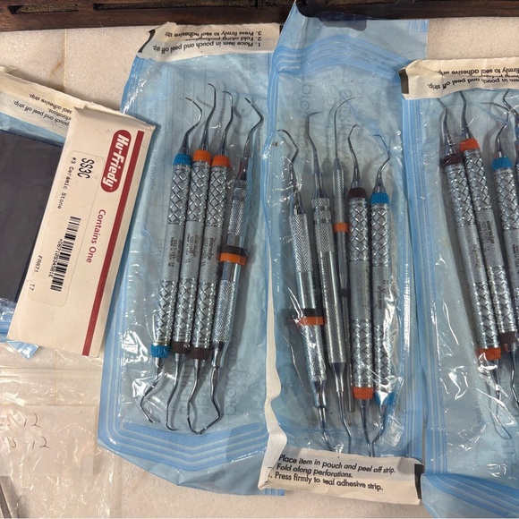 Dental Hygiene Instruments/Scalers - Picture 3 of 6